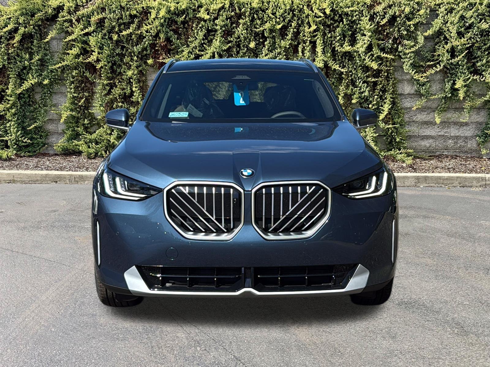 New 2026 Arctic Race Blue Metallic BMW 30 xDrive image 2