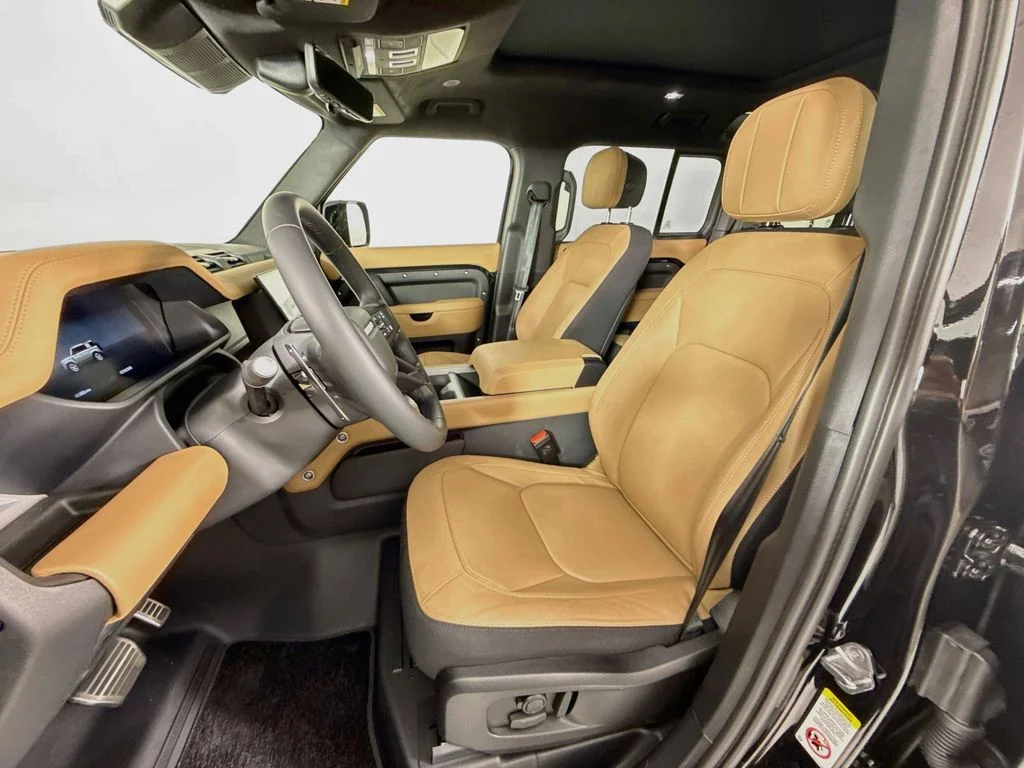 Certified Used 2026 Black Land Rover V8 image 5