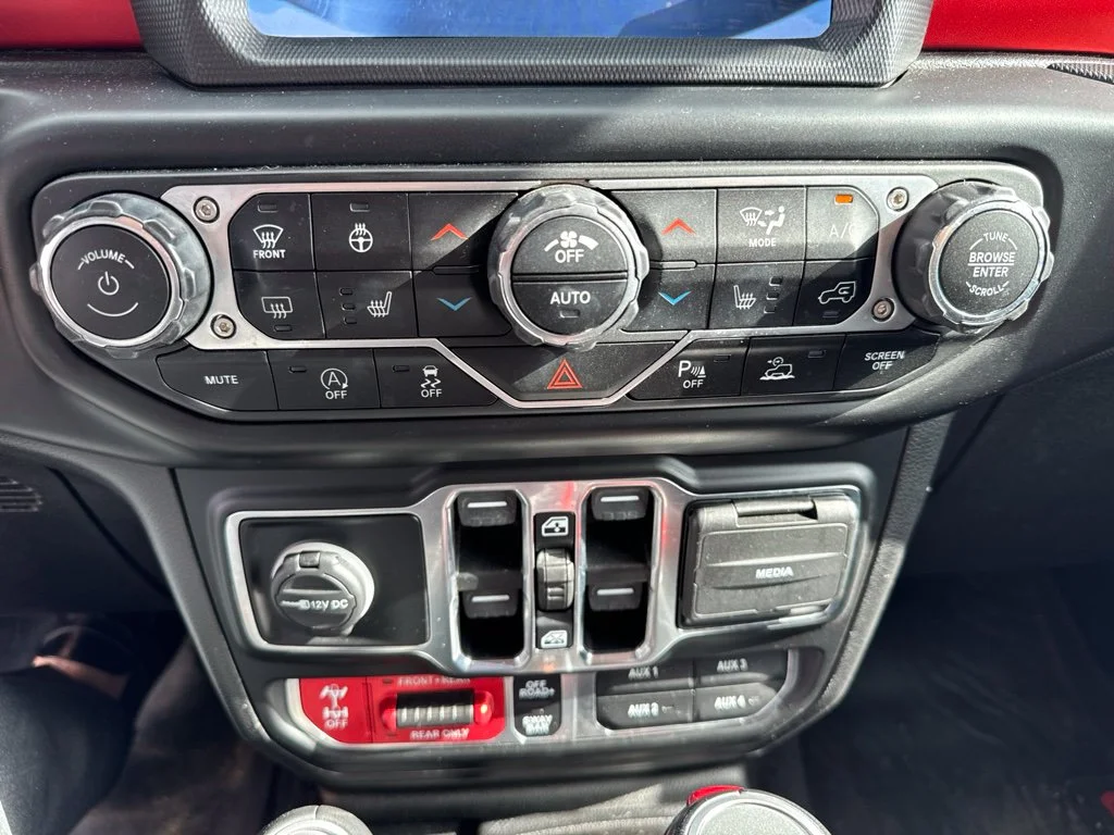 Used 2021 White Jeep Rubicon image 16