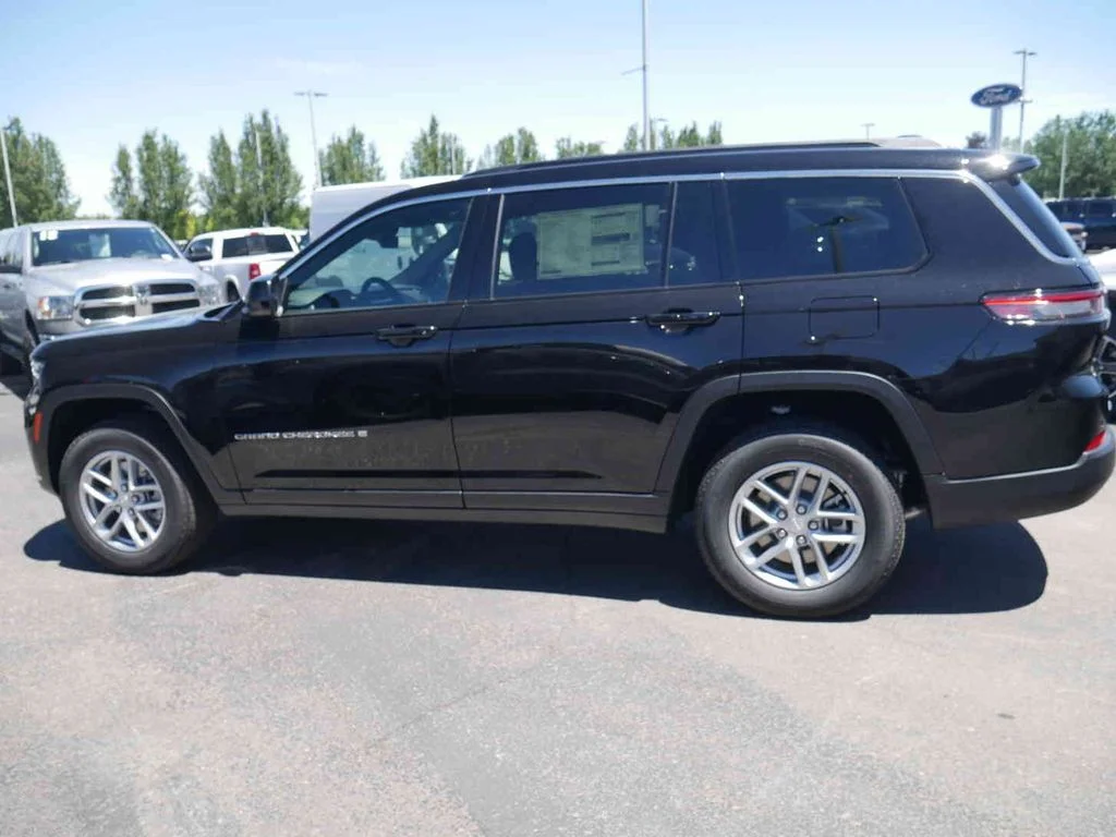 New 2026 Black Jeep Laredo X image 15