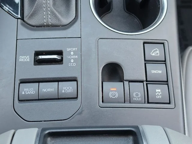 2023 Toyota Highlander XLE - Photo 26