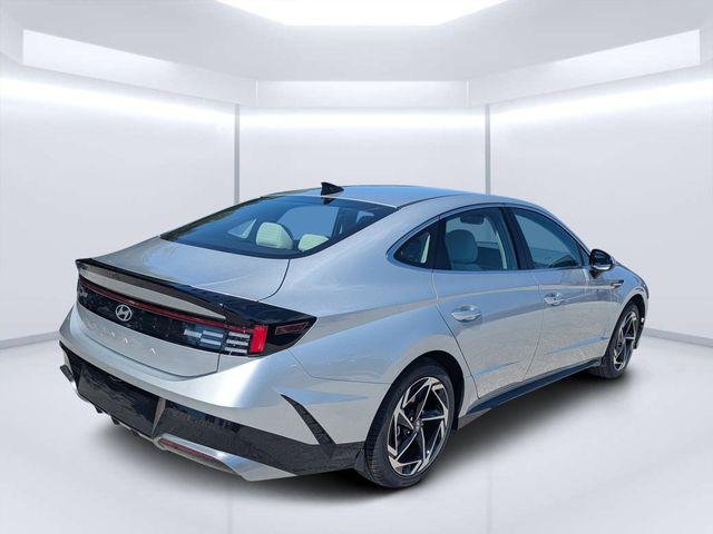 New 2026 Silver Hyundai SEL Sport image 3