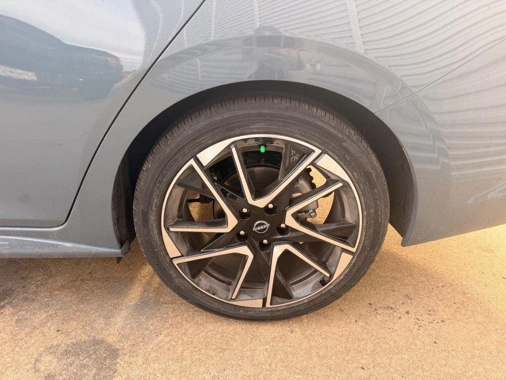 New 2025 Atlantic Gray Metallic Nissan SR image 4