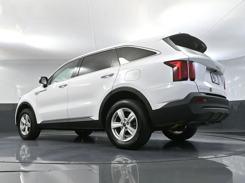 2023 Kia Sorento LX - Photo 51
