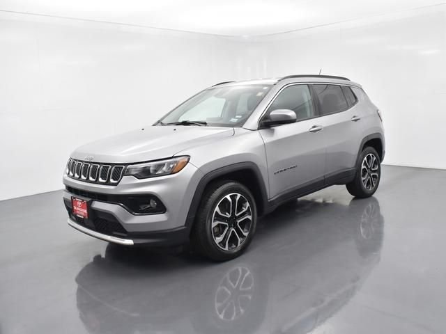 Used 2024  Jeep Limited image 3