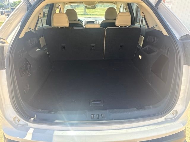 Used 2019 White Ford SEL image 18