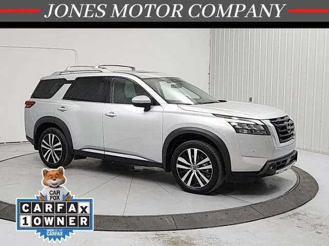 2025 Nissan Pathfinder Platinum 2WD's photo
