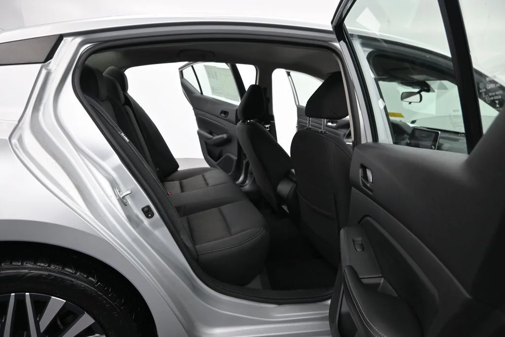 Used 2024 Silver Nissan 2.5 SV image 18