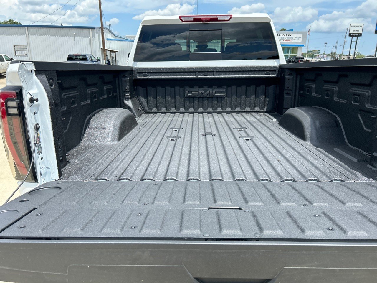 New 2026 Summit White GMC AT4 image 7