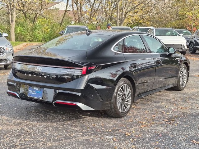 Used 2024 Black Hyundai Limited image 7