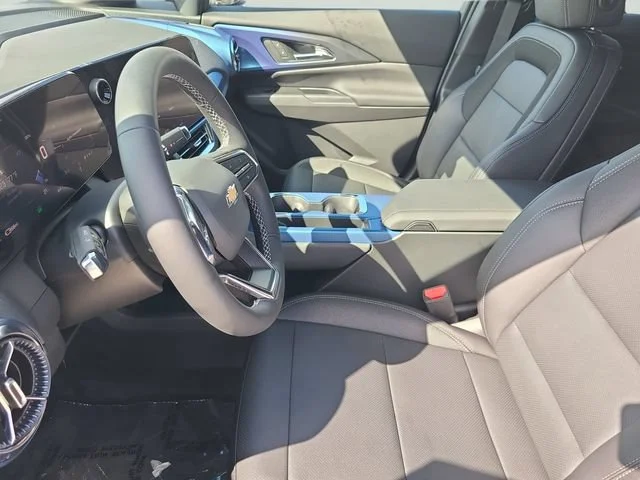 New 2026 Summit White Chevrolet LT image 22
