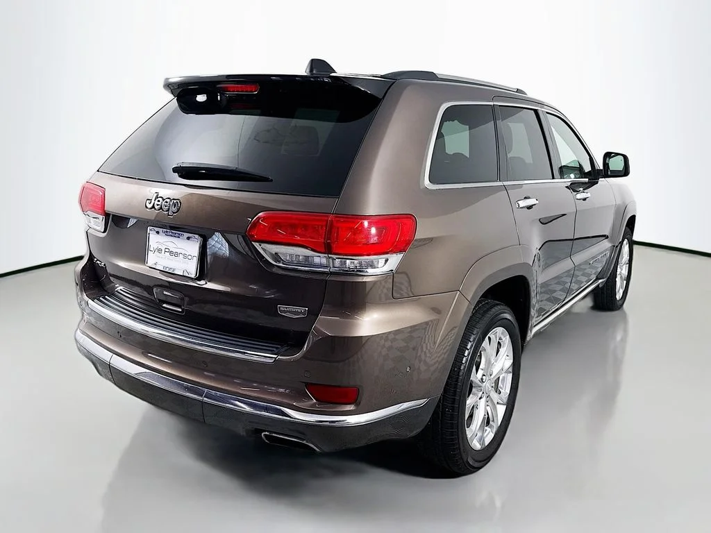 Used 2020 Brown Jeep Summit image 9