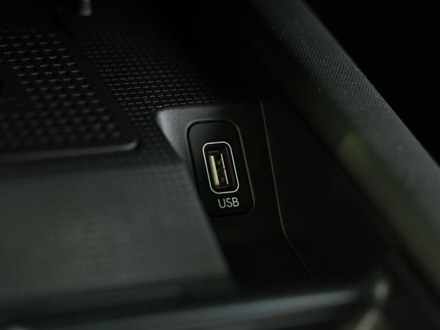 Used 2023 Gravity Gold Matte Hyundai SEL image 39