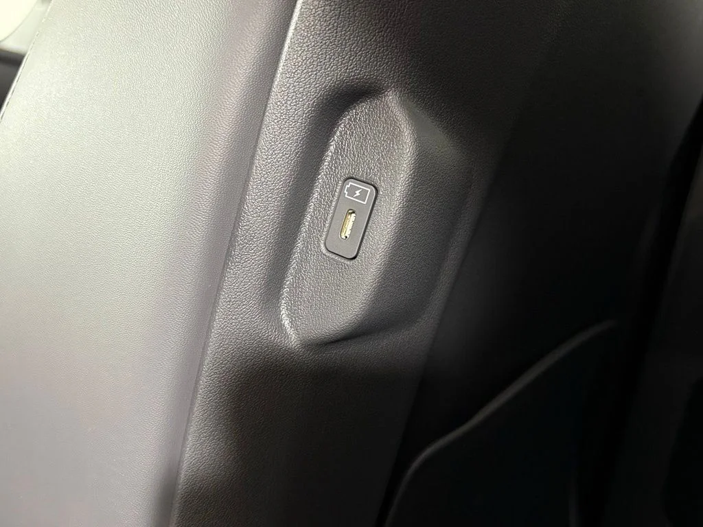 New 2027 Frost Blue / Black Roof Kia X-Line S image 36