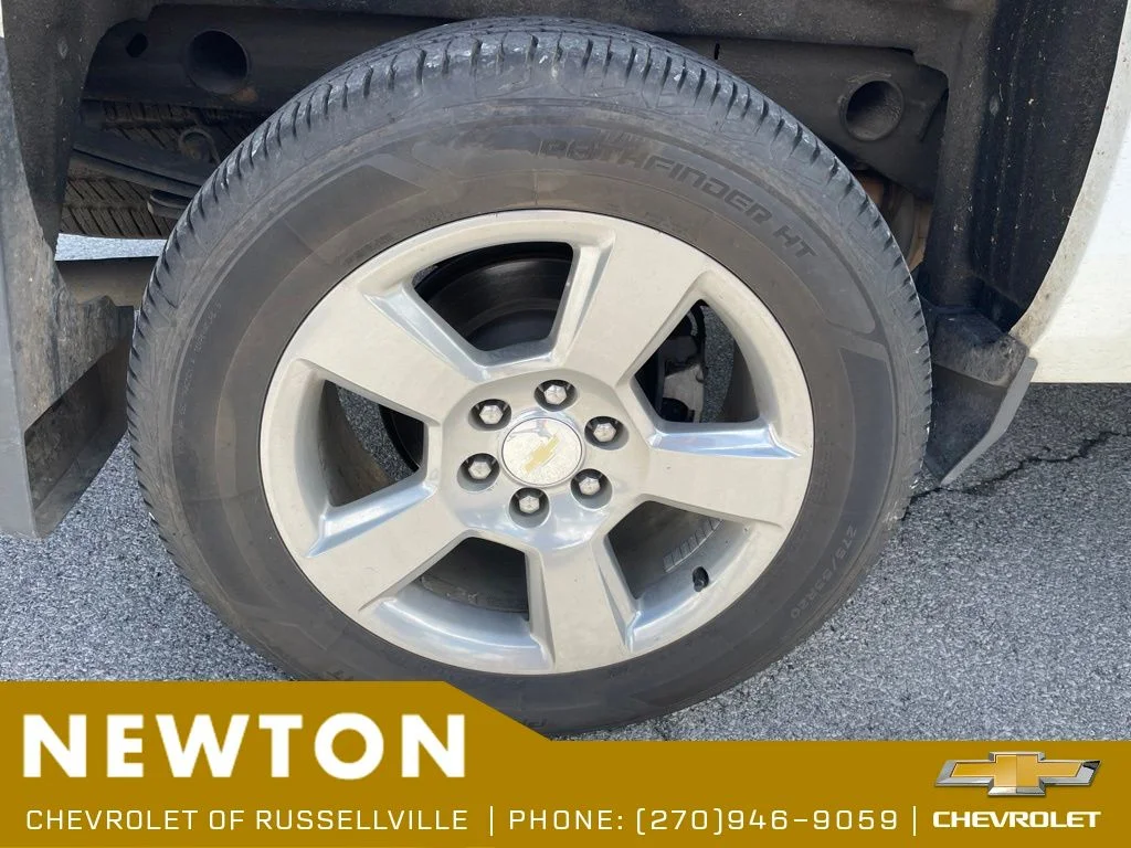 Used 2018 Summit White Chevrolet LT image 18