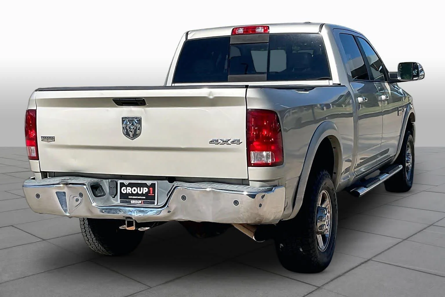 Used 2010 Light Graystone Pearl Dodge Laramie image 12