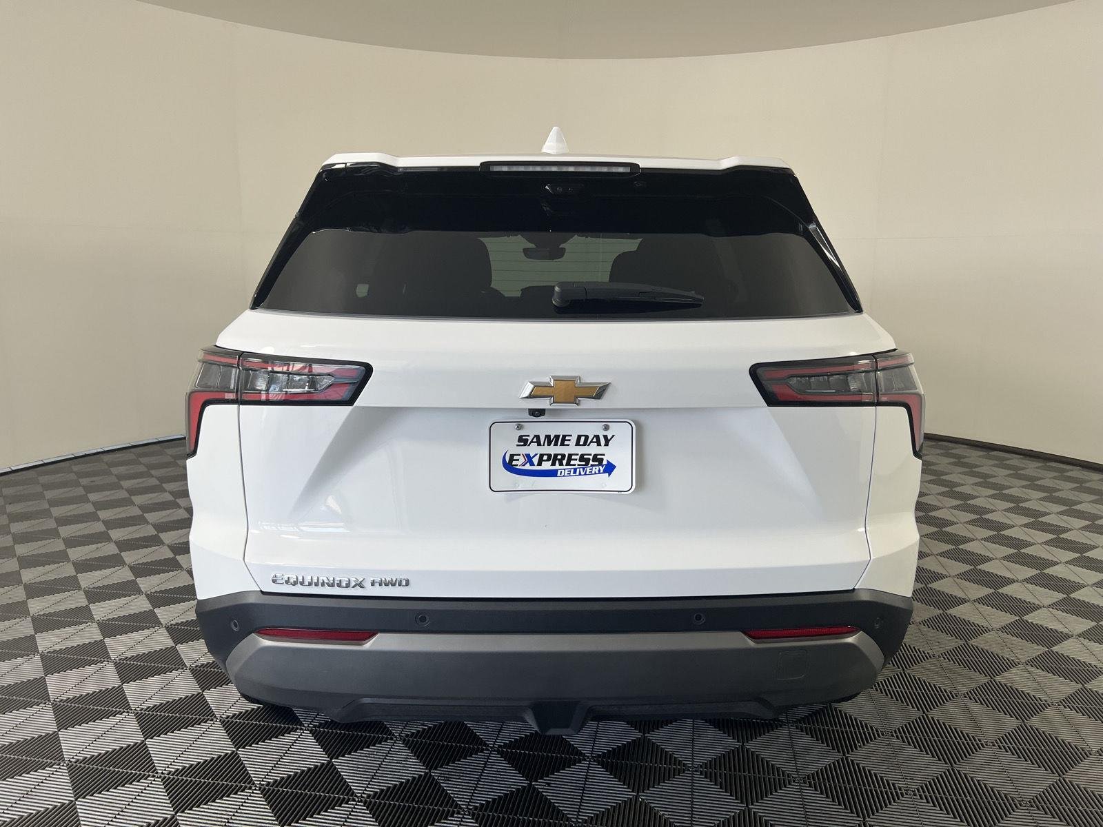Used 2026 Summit White Chevrolet AWD LT image 4