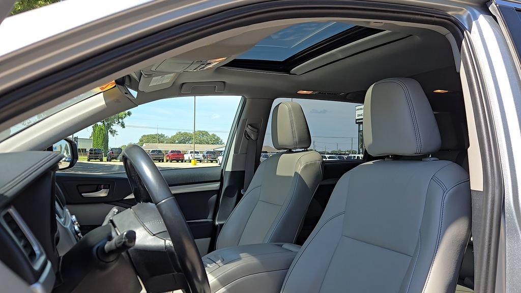 Used 2019 Celestial Silver Metallic Toyota SE image 5