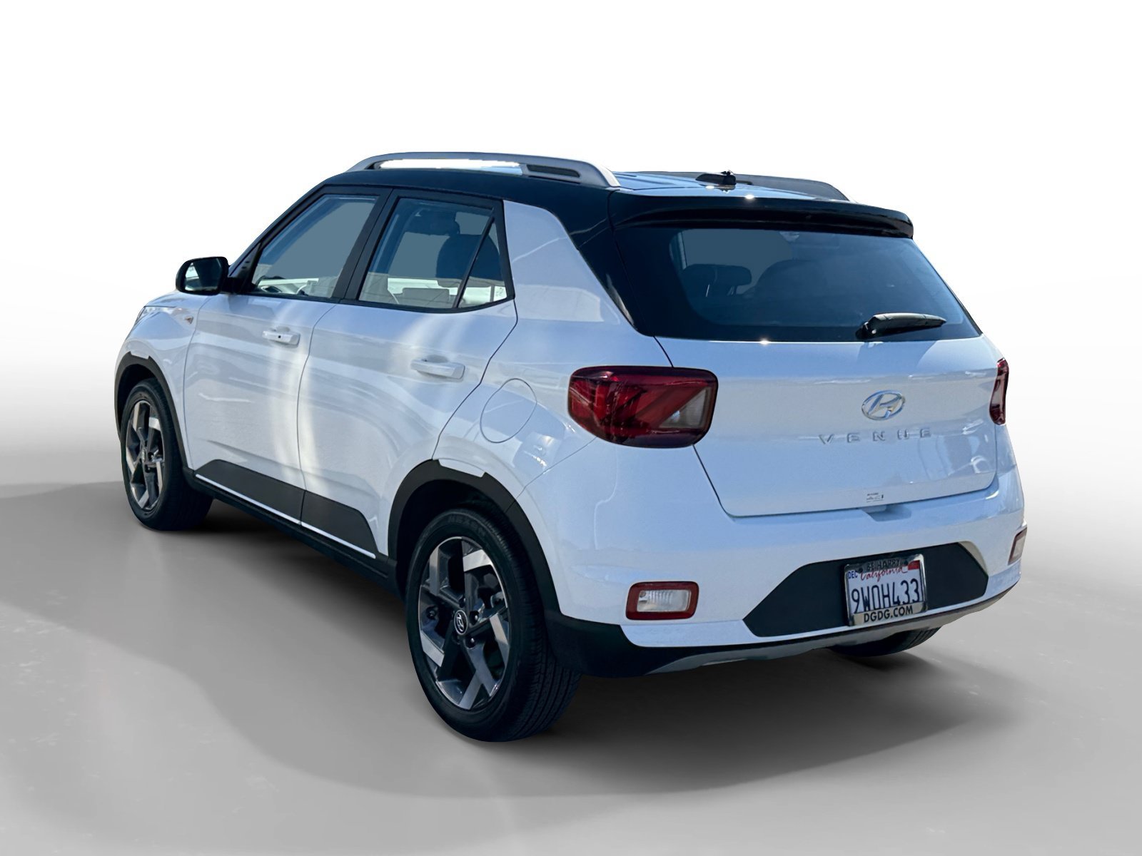 Certified Used 2026 Lunar White w/Black Roof Hyundai SEL image 3