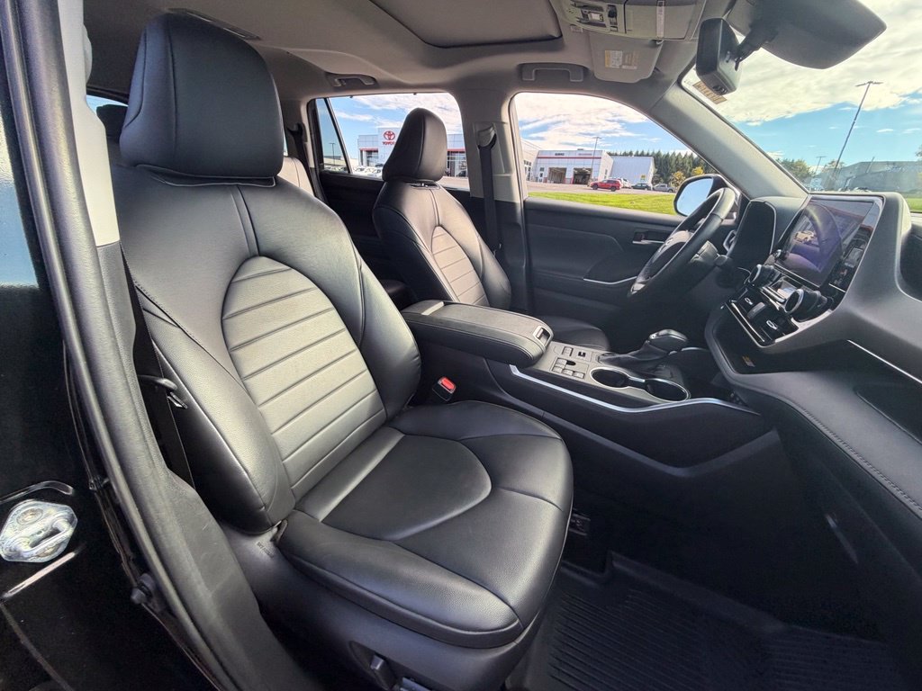 Used 2023 Black Toyota XLE image 36