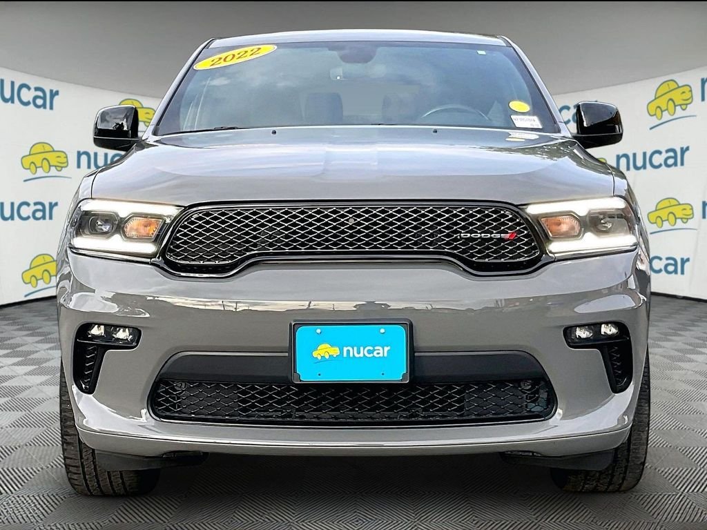 Used 2022 Gray Dodge SXT image 2