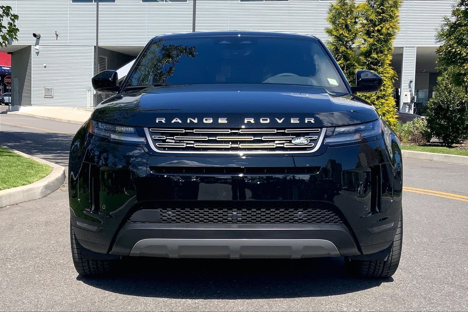 New 2026 Santorini Black Land Rover S image 3