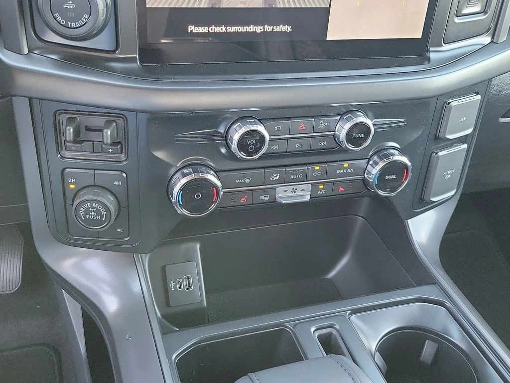 New 2026 Carbonized Gray Metallic Ford Tremor® image 17