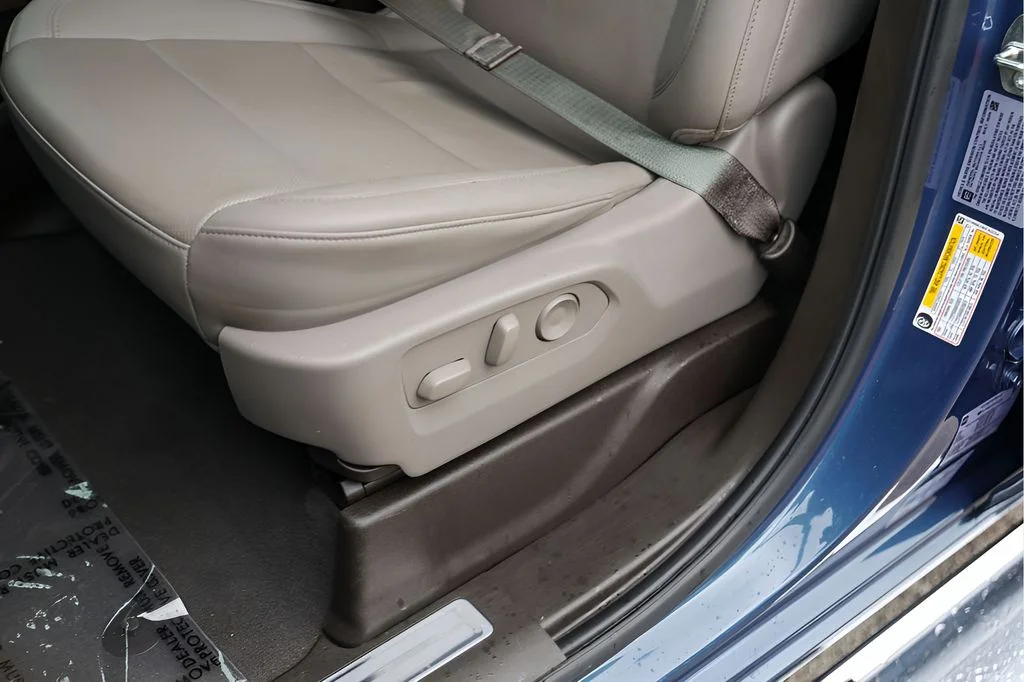 Used 2024 Blue GMC SLT image 11