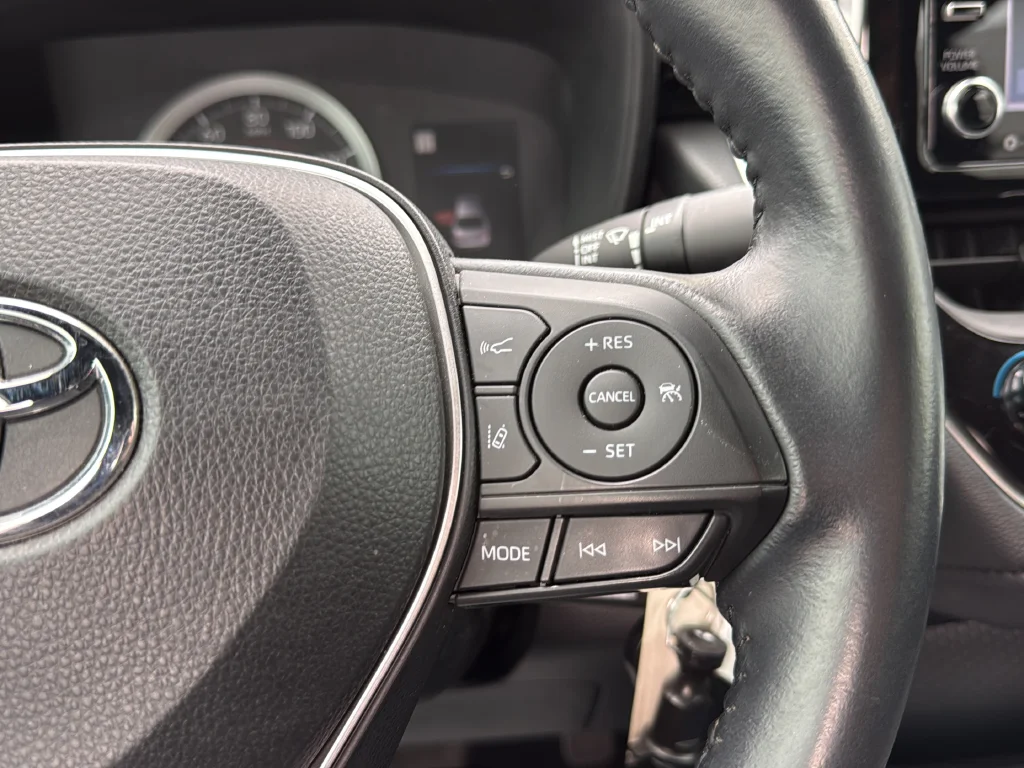 Used 2021 White Toyota SE image 23
