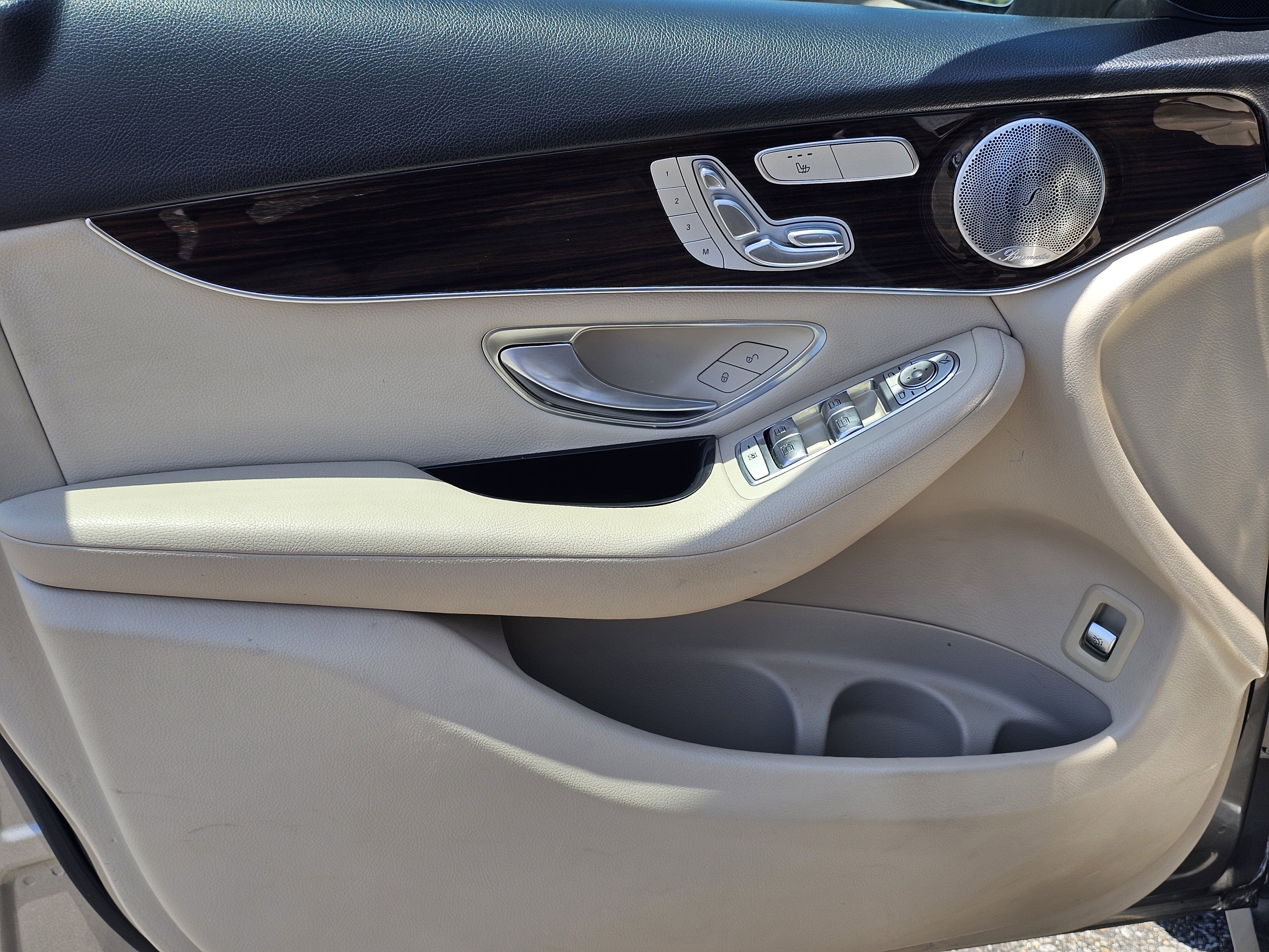 Used 2020 Mojave Silver Metallic Mercedes-Benz GLC 300 image 12