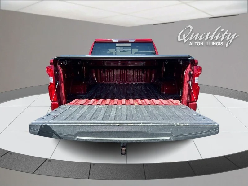 Used 2019 CAJUN RED TINTCOAT Chevrolet RST image 6