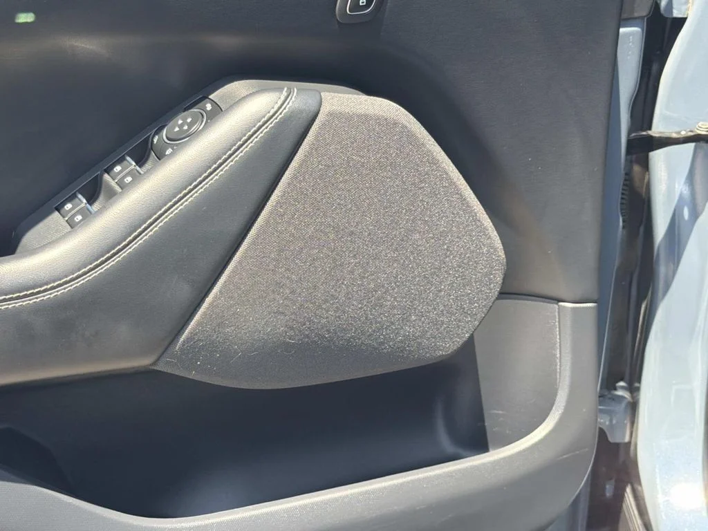 Used 2023 Vapor Blue Metallic Ford Select image 20