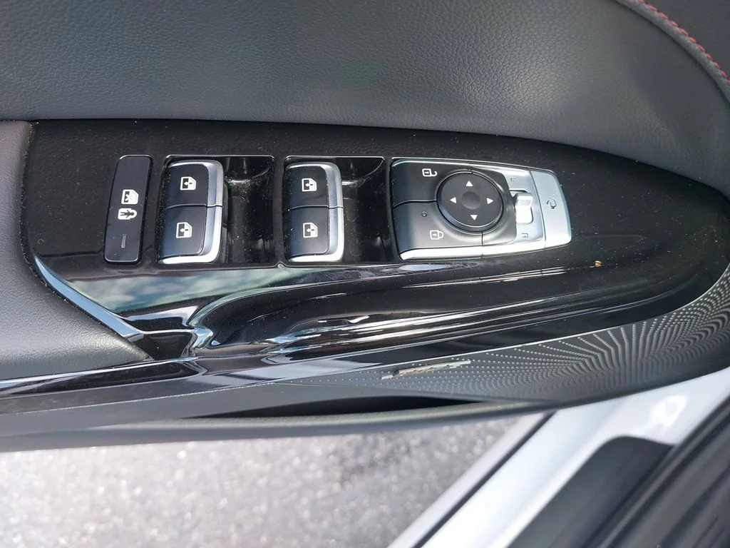 Used 2024 White Kia GT image 27