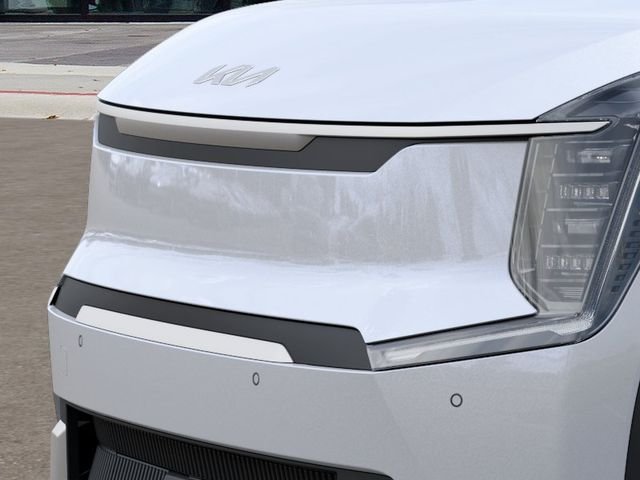 New 2026 Glacial White Pearl Kia Light Long Range RWD image 12