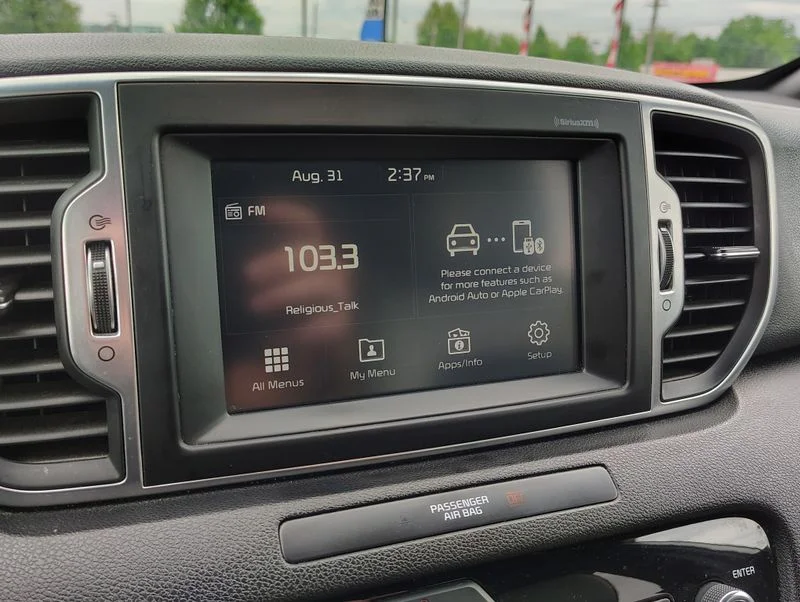 Used 2018 White Kia EX image 16