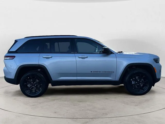 2025 Jeep Grand Cherokee Altitude - Photo 6