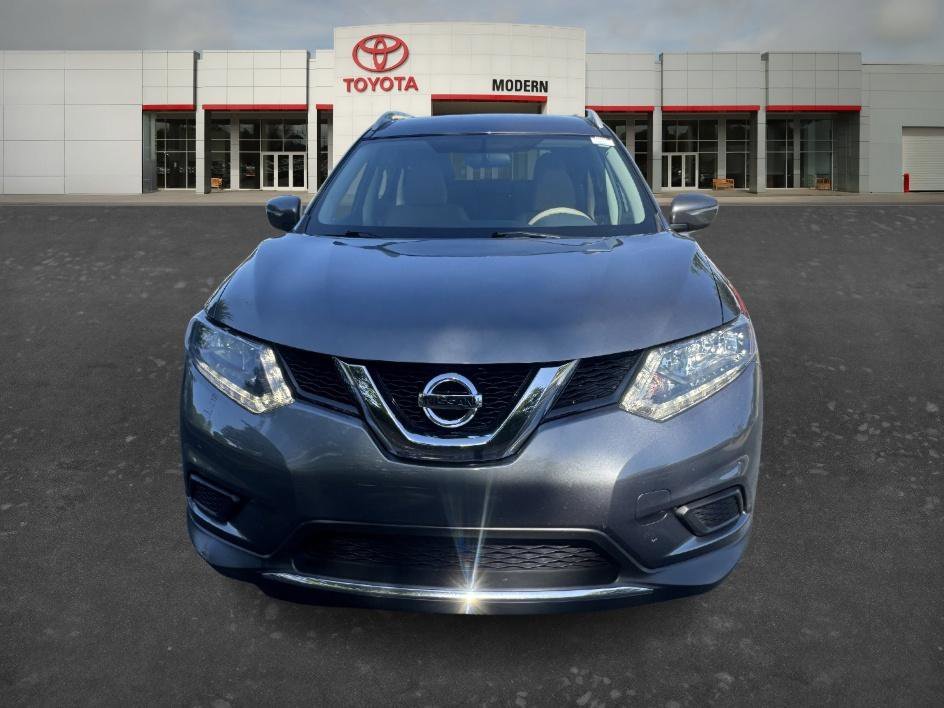 Used 2014 Gun Metallic Nissan SV image 2