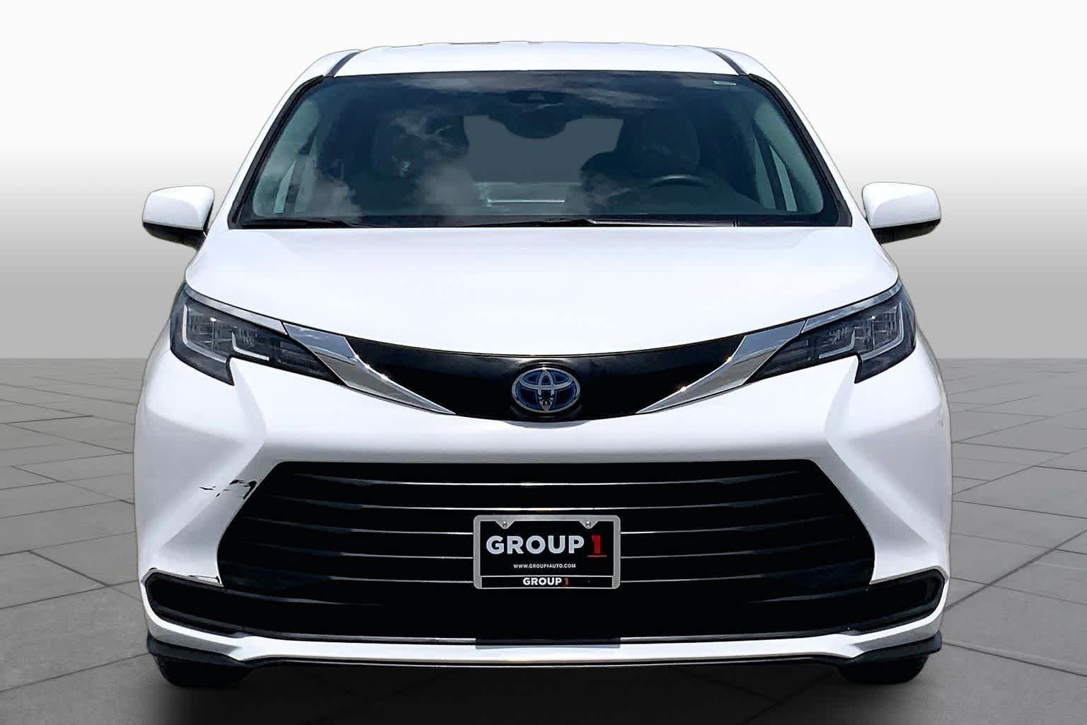 Used 2023 Ice Cap Toyota LE image 4