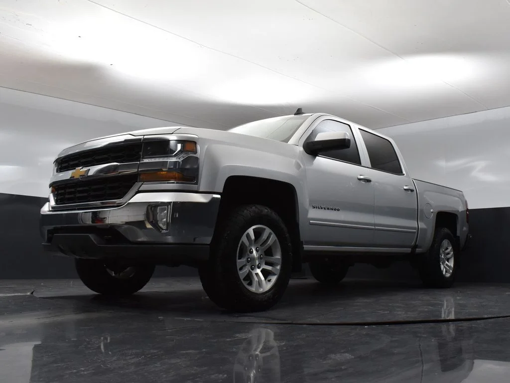 Used 2017 Silver Ice Metallic Chevrolet LT image 12