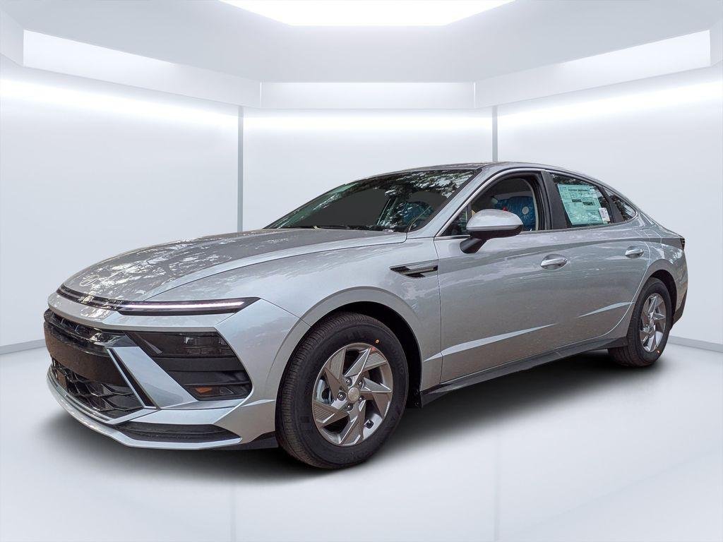 New 2026 Silver Hyundai SE image 7