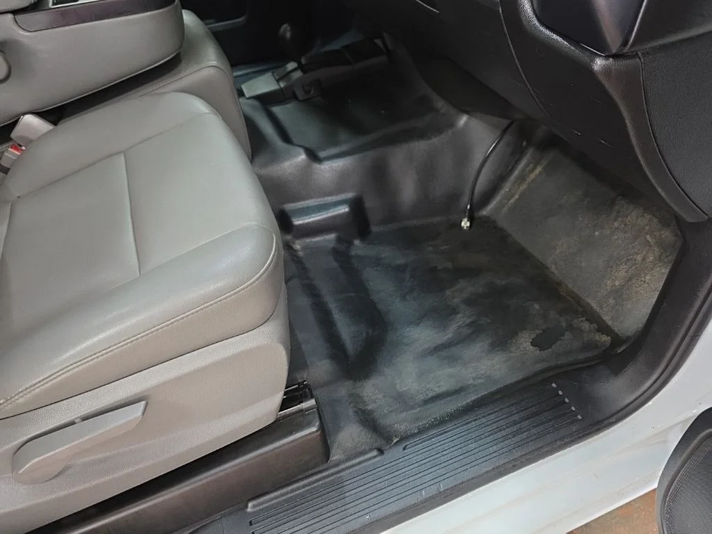 Used 2019 White Chevrolet WT image 9