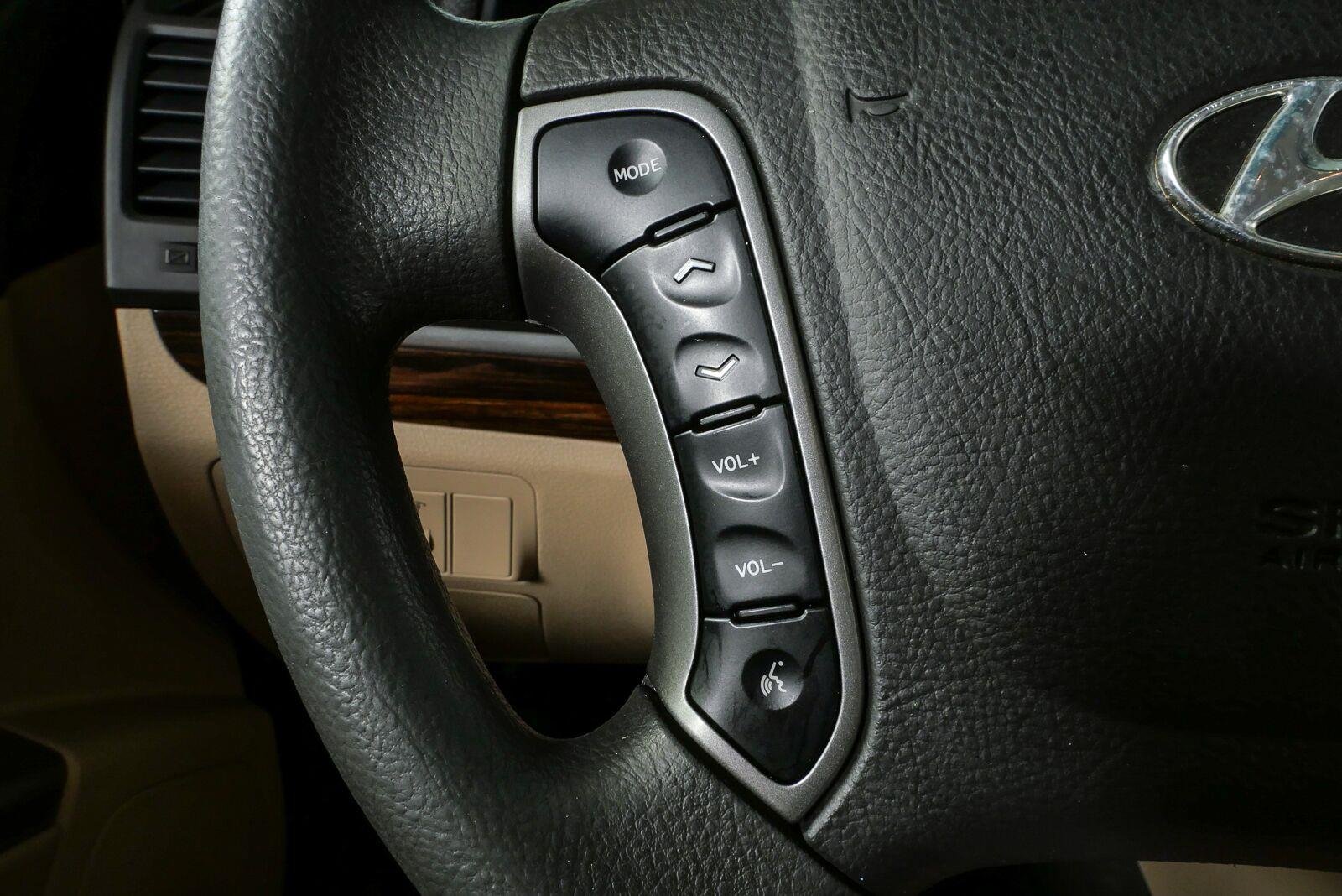 Used 2011 Phantom Black Metallic Hyundai GLS image 10