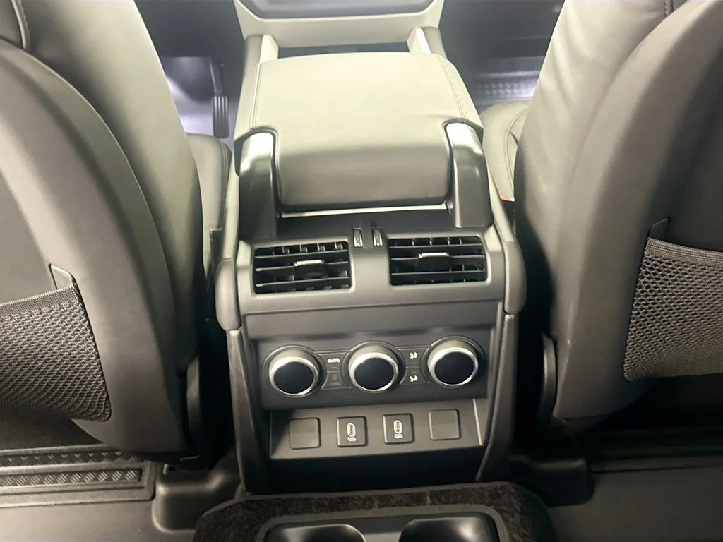New 2026 Fuji White Land Rover X-Dynamic SE image 25