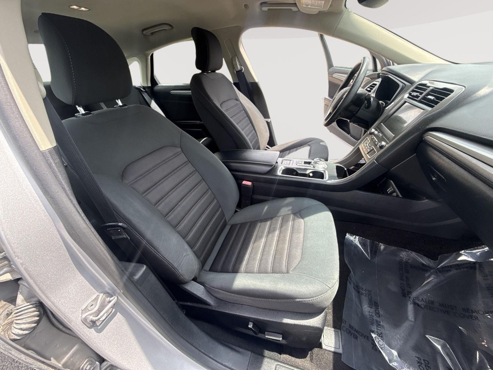 Used 2019 Ingot Silver Ford SE image 26