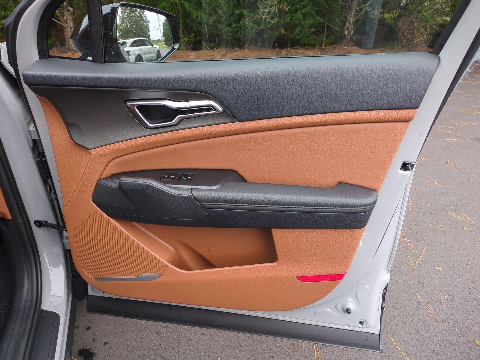 New 2027 WOLF GRAY KIA  image 36