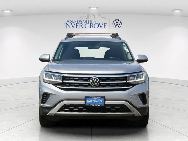 Certified 2022 Volkswagen Atlas SE w/Tech with VIN 1V2KR2CA3NC529963 for sale in Inver Grove Heights, Minnesota