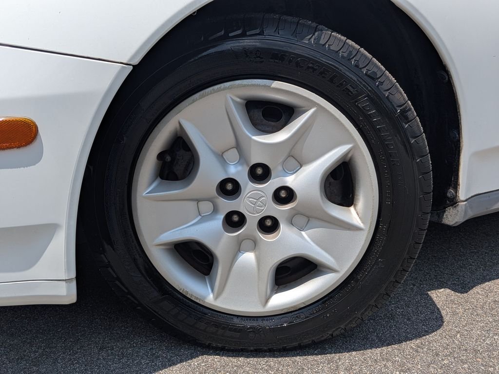 Used 2003 White Toyota GT image 5