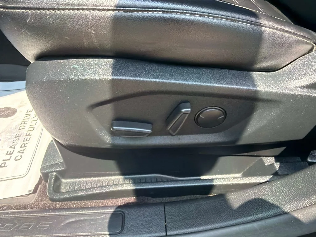 Used 2020 Black Ford SEL image 20