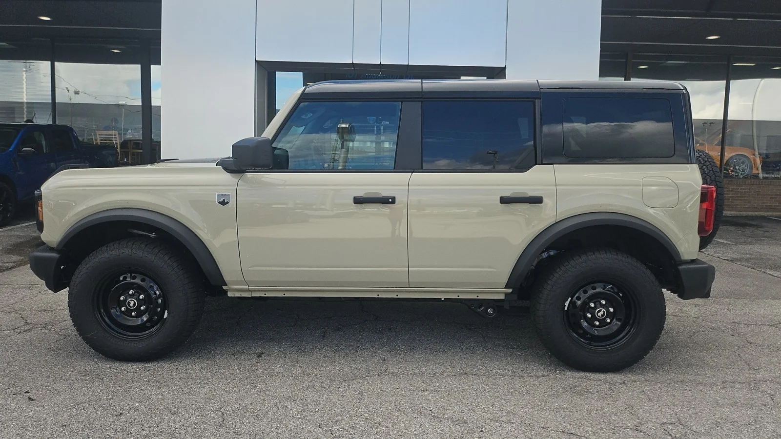 New 2026 Desert Sand Ford Big Bend 4WD image 2