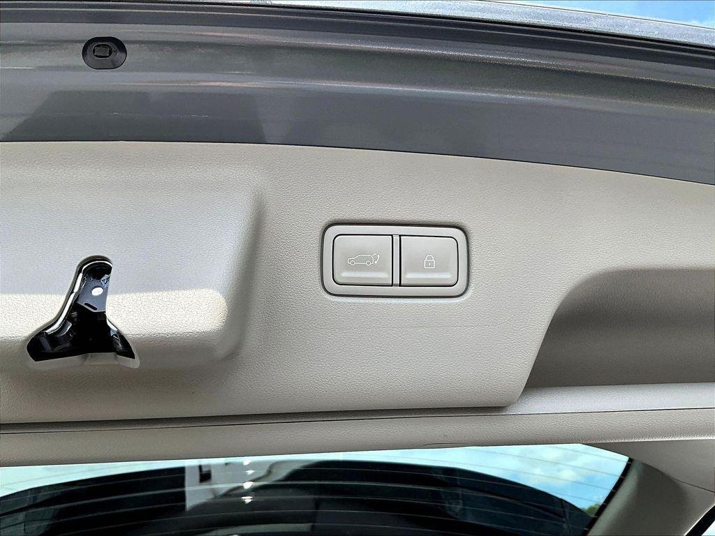New 2026 Gray Hyundai SEL Premium 7P image 16